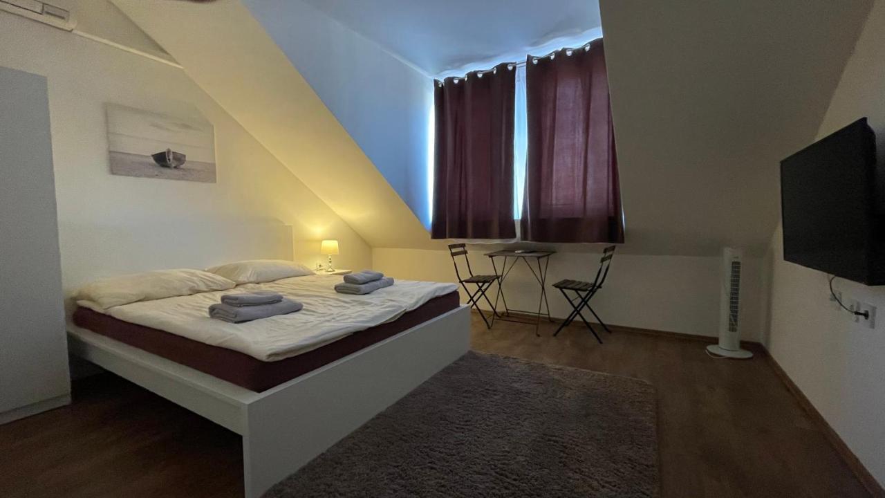 CITY Apartmanház Balatonföldvár Exterior foto