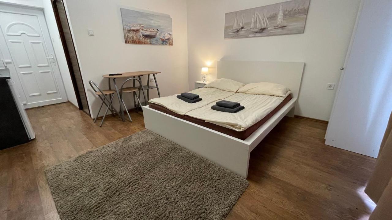 CITY Apartmanház Balatonföldvár Exterior foto