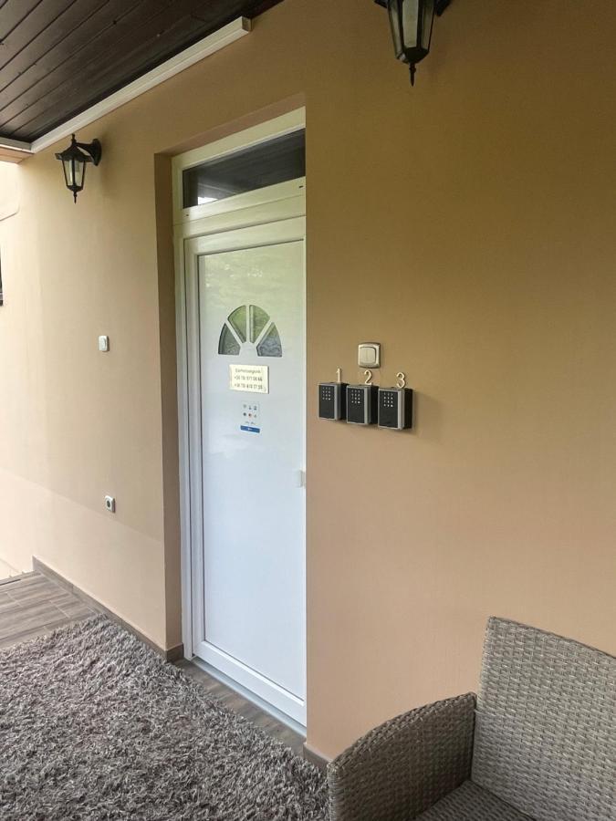 CITY Apartmanház Balatonföldvár Exterior foto